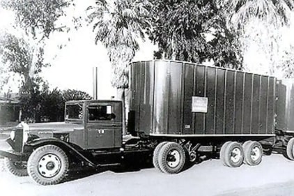 1933 Kenworth with vertical exhaust stack