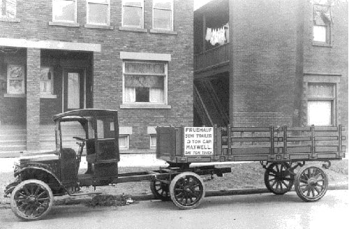 Fruehauf semi-trailer truck in 1914