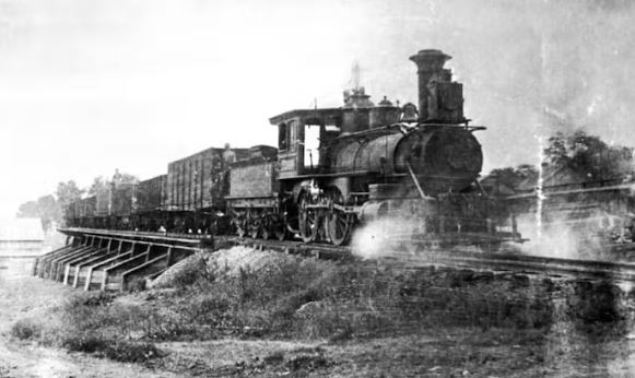 Train on a US railroad in the late 19th century 